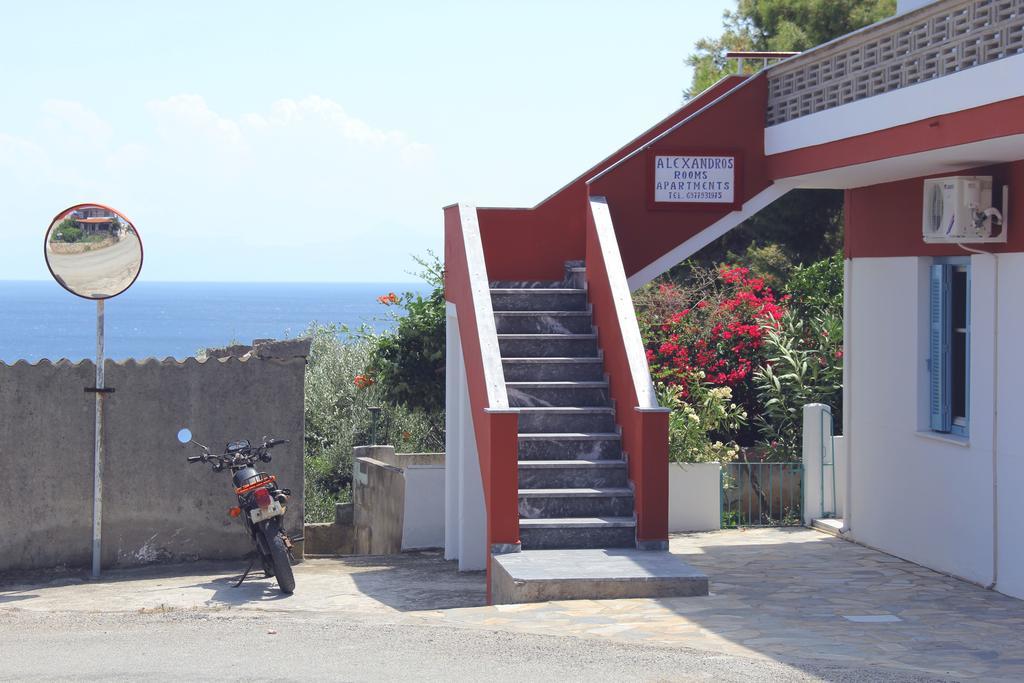 Αlexandros Apartment Votsi  Luaran gambar