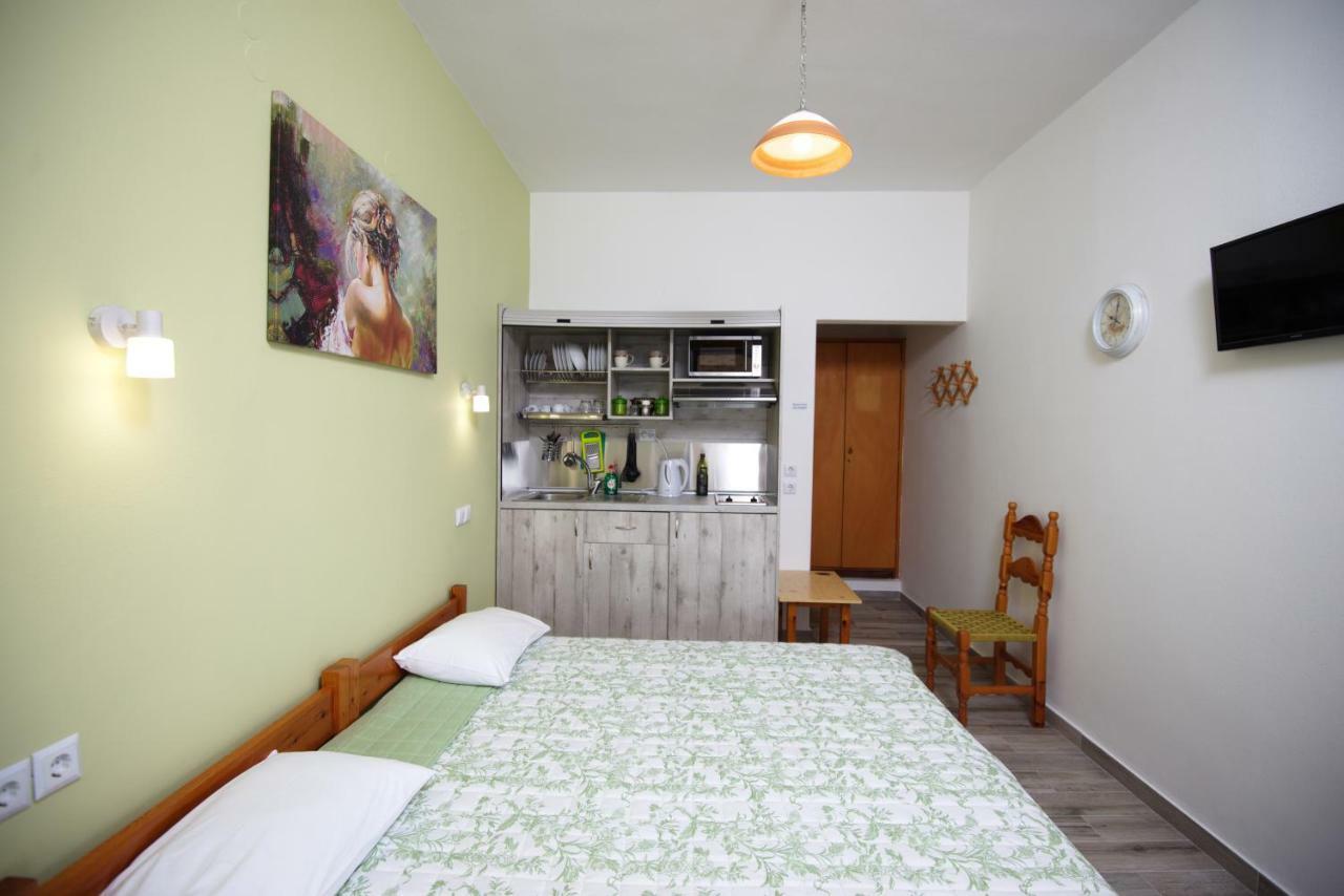 Αlexandros Apartment Votsi  Luaran gambar